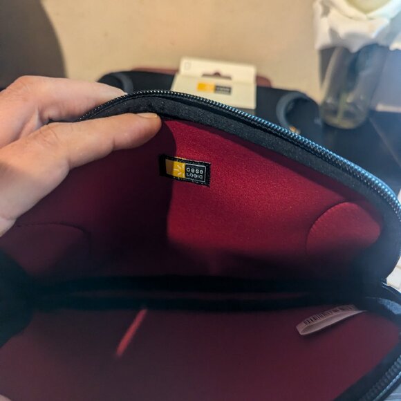 Case Logic Kindle/Tablet Sleeve/Case, EUC 7" - Picture 6 of 8